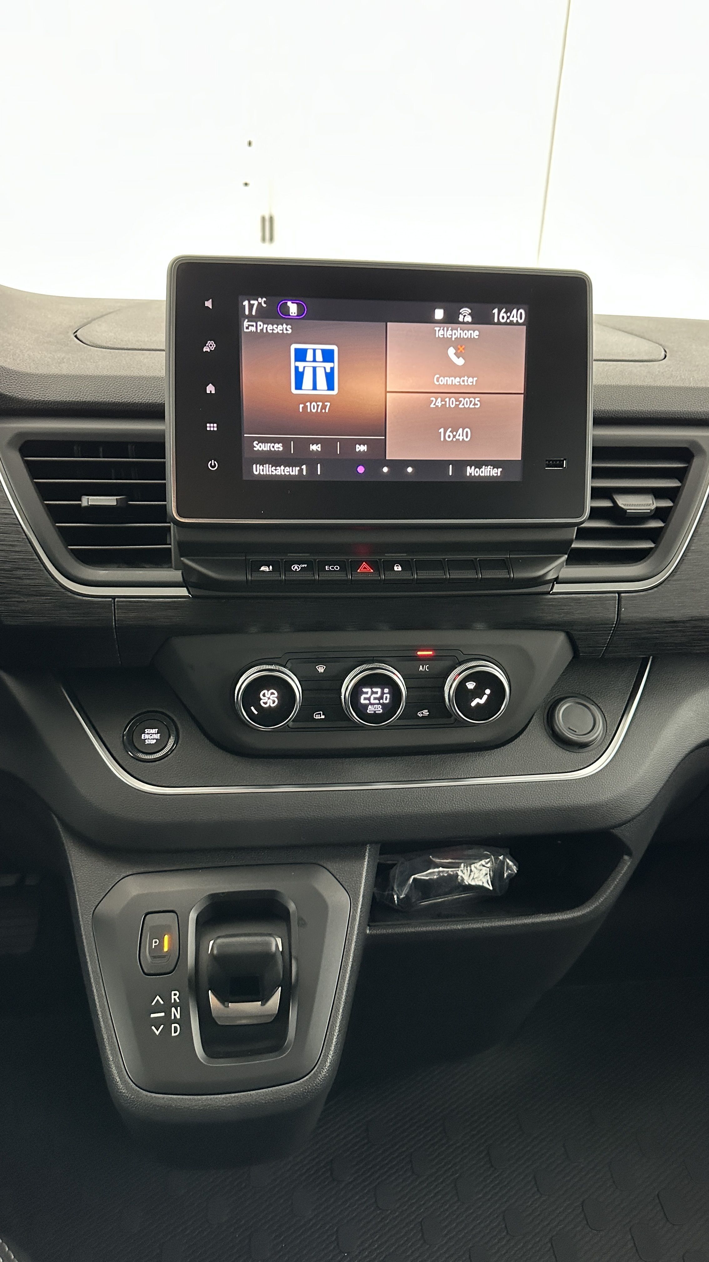 RENAULT TRUCKS Trafic ca L2H1 3000 2.0 dCi 150ch RED Edition EDC