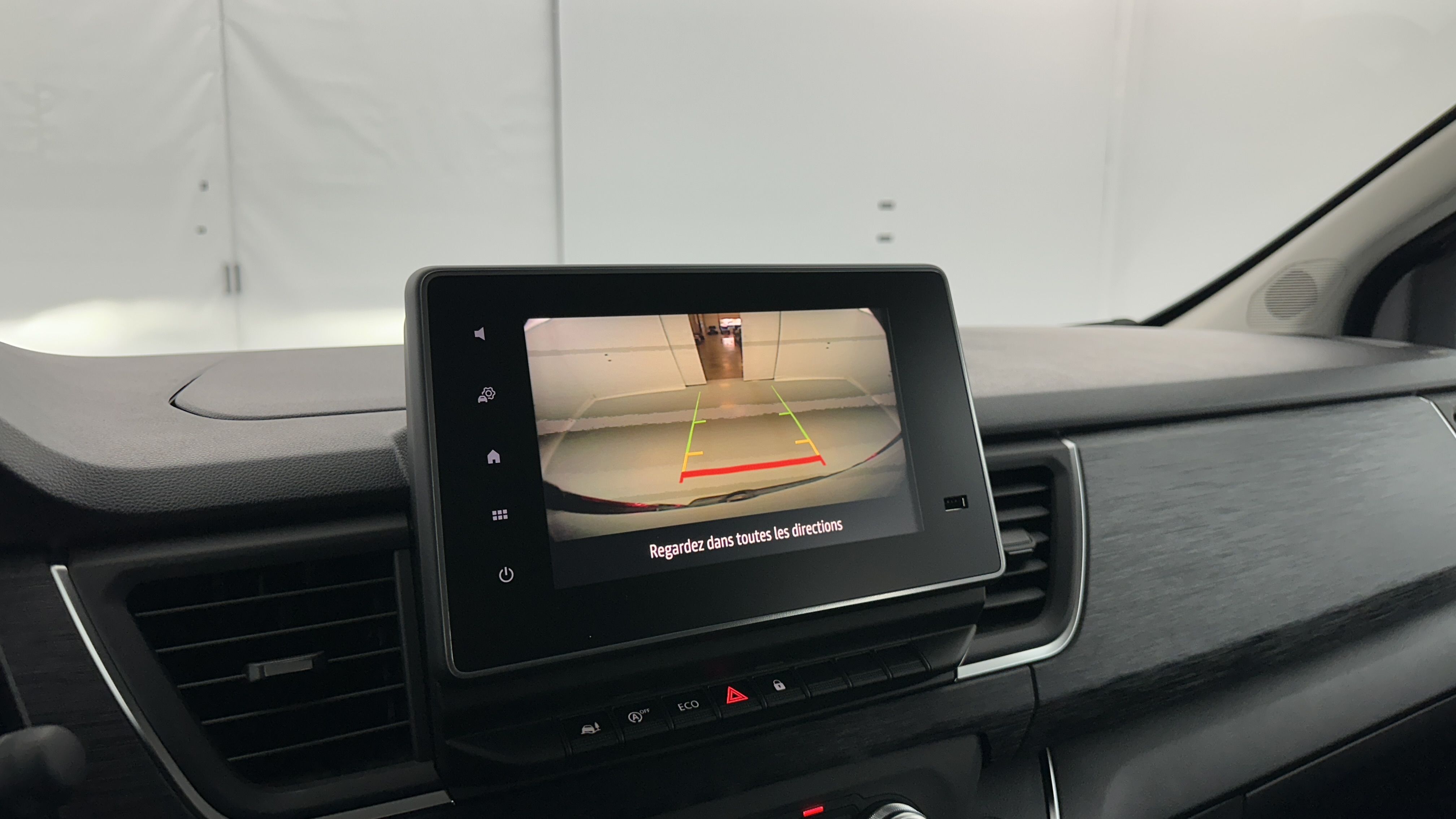 RENAULT TRUCKS Trafic ca L2H1 3000 2.0 dCi 150ch RED Edition EDC