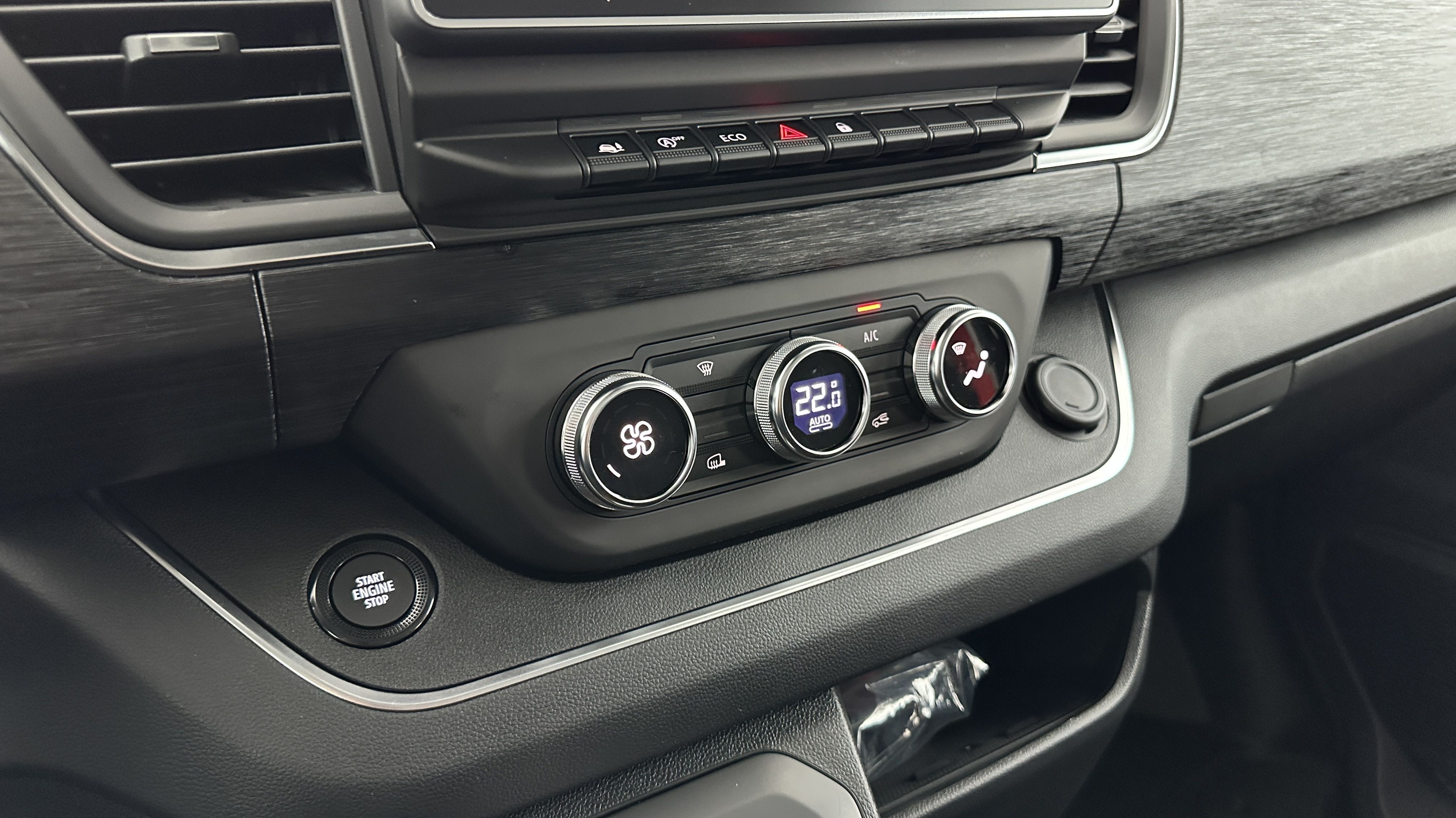 RENAULT TRUCKS Trafic ca L2H1 3000 2.0 dCi 150ch RED Edition EDC