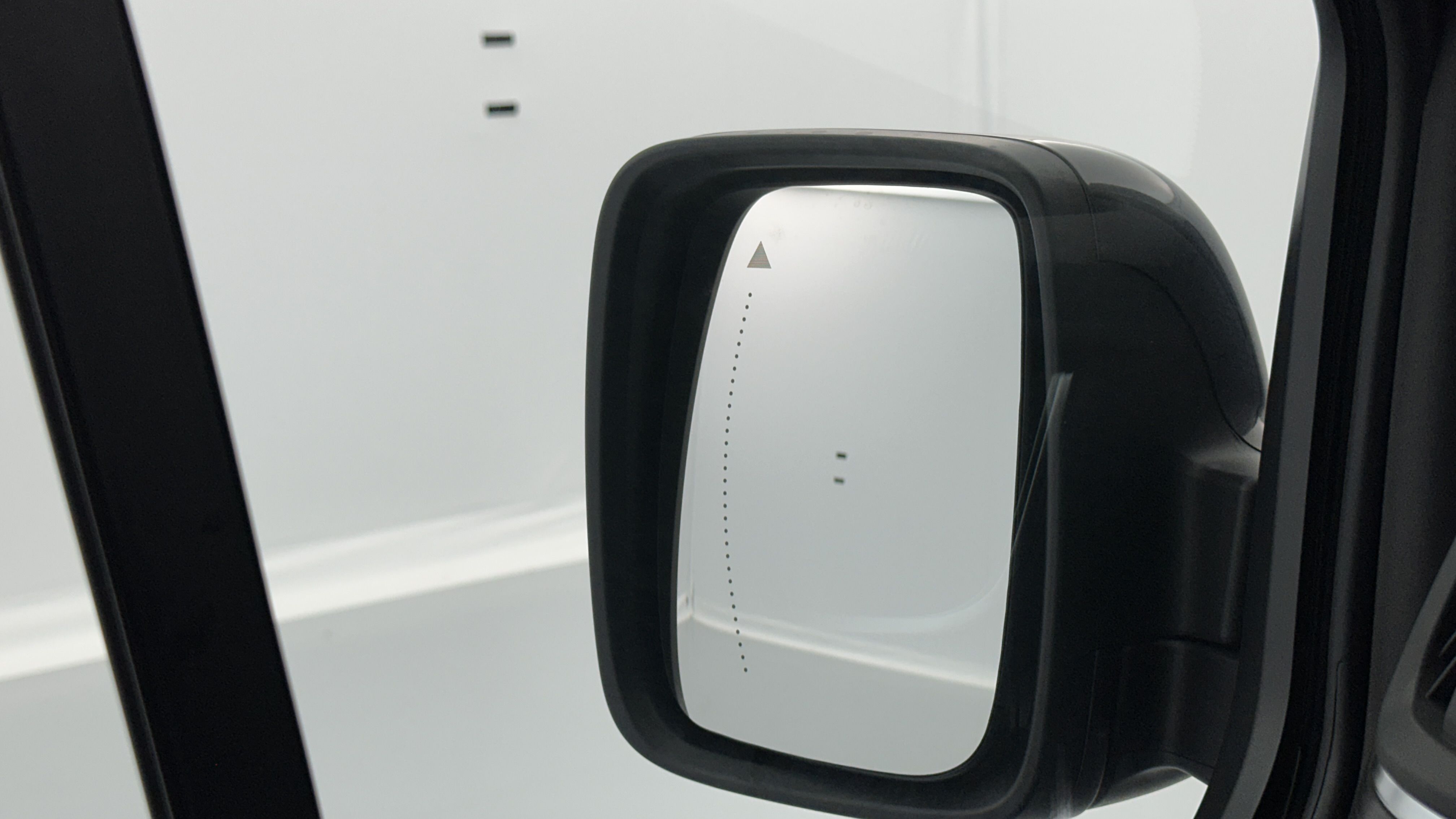 RENAULT TRUCKS Trafic ca L2H1 3000 2.0 dCi 150ch RED Edition EDC