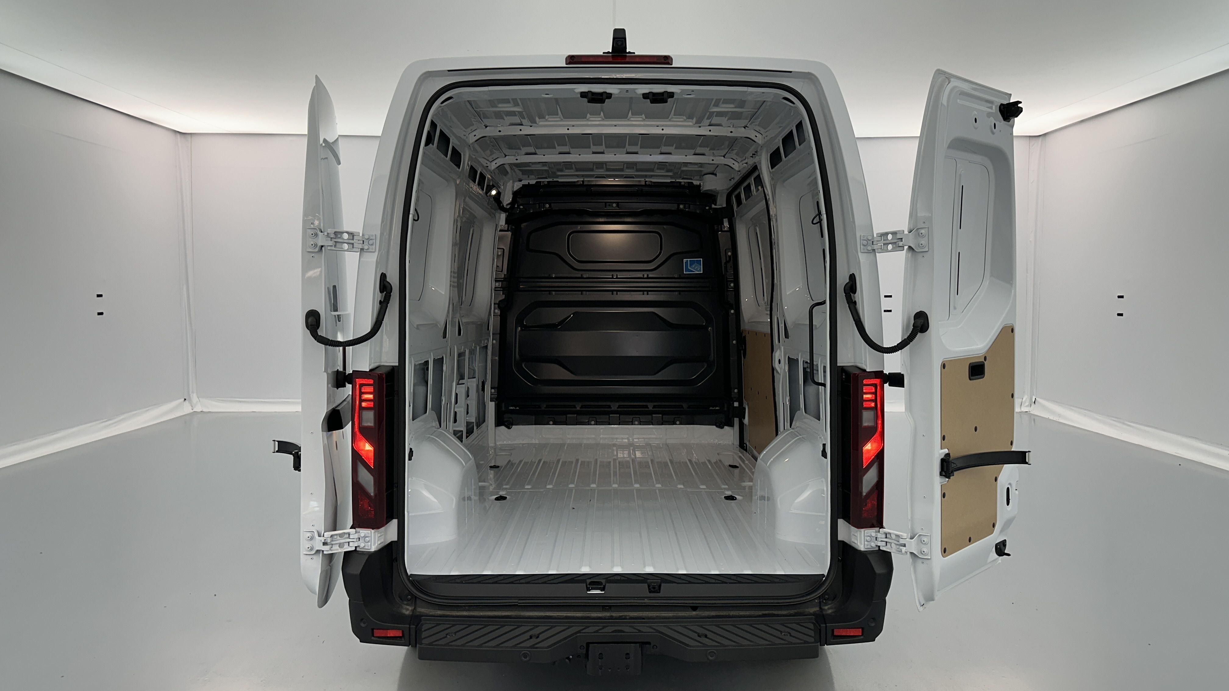 RENAULT MASTER L2H2 3t5 2.0 dCi 150ch RED Edition
