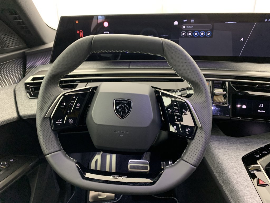 PEUGEOT 3008 Hybrid 145 e-DCS6 GT