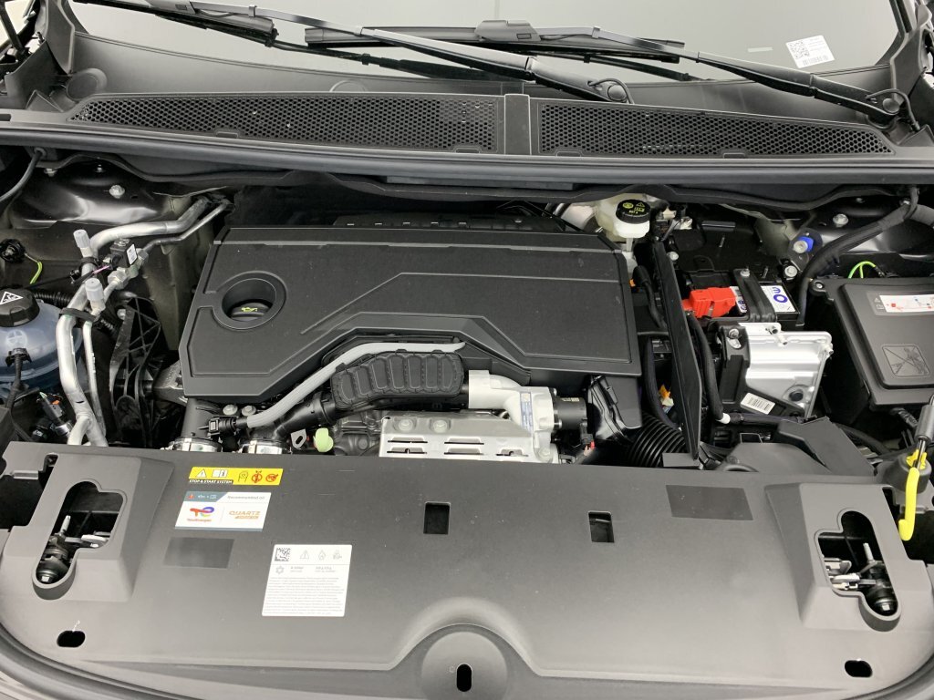 PEUGEOT 3008 Hybrid 145 e-DCS6 GT