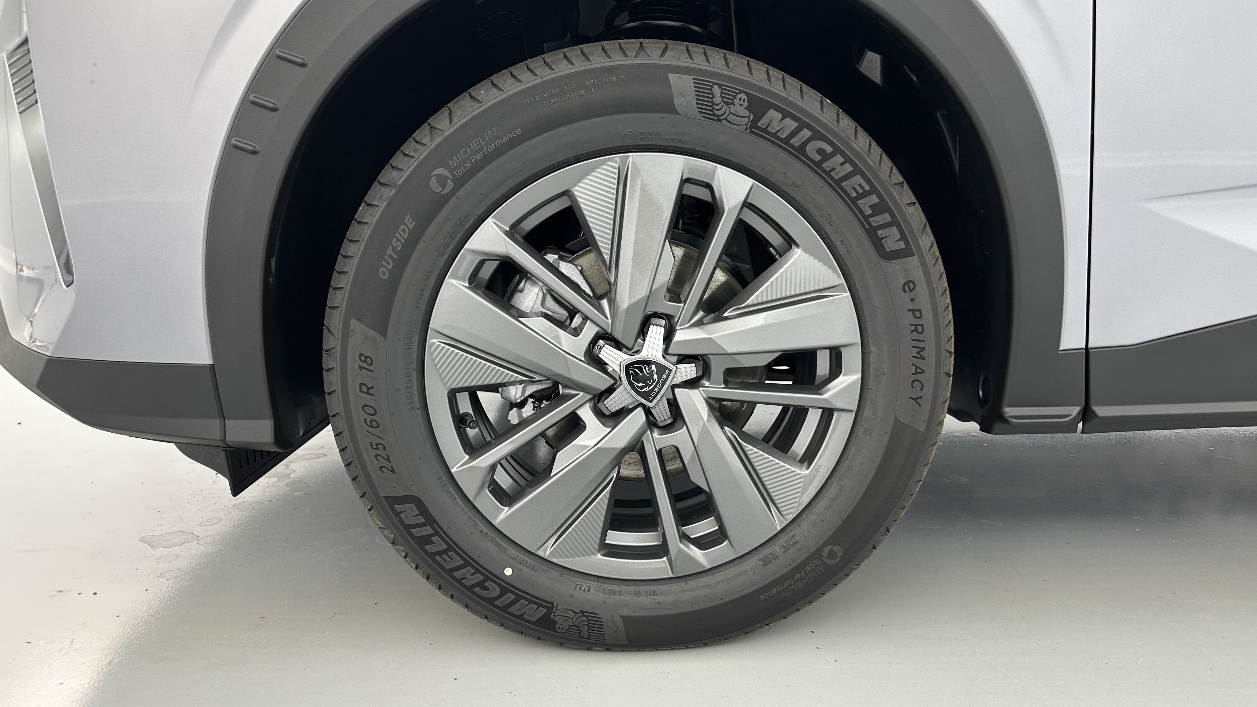 PEUGEOT 5008 1.2 Hybrid 145ch Allure e-DCS6