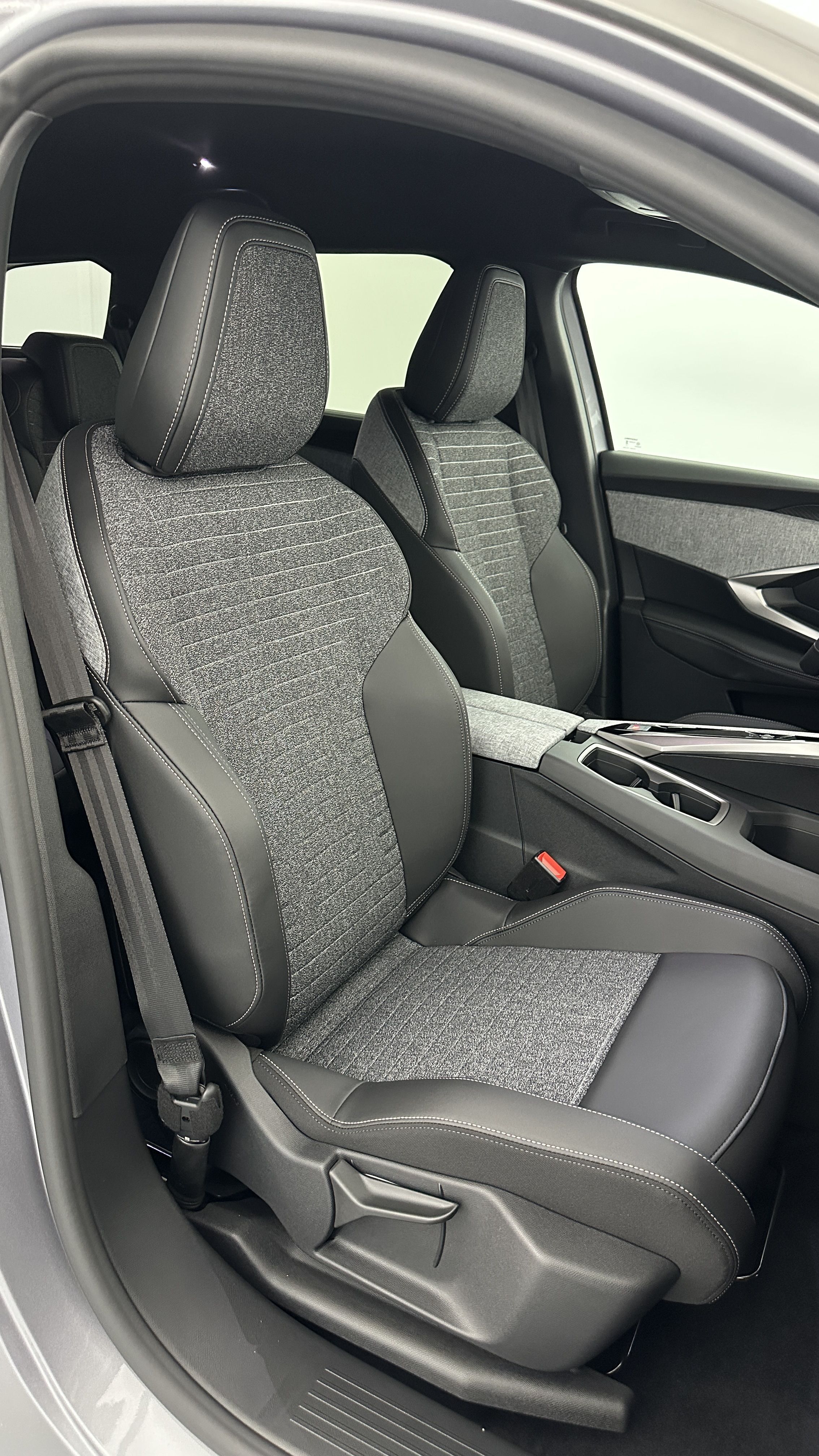 PEUGEOT 5008 1.2 Hybrid 145ch Allure e-DCS6