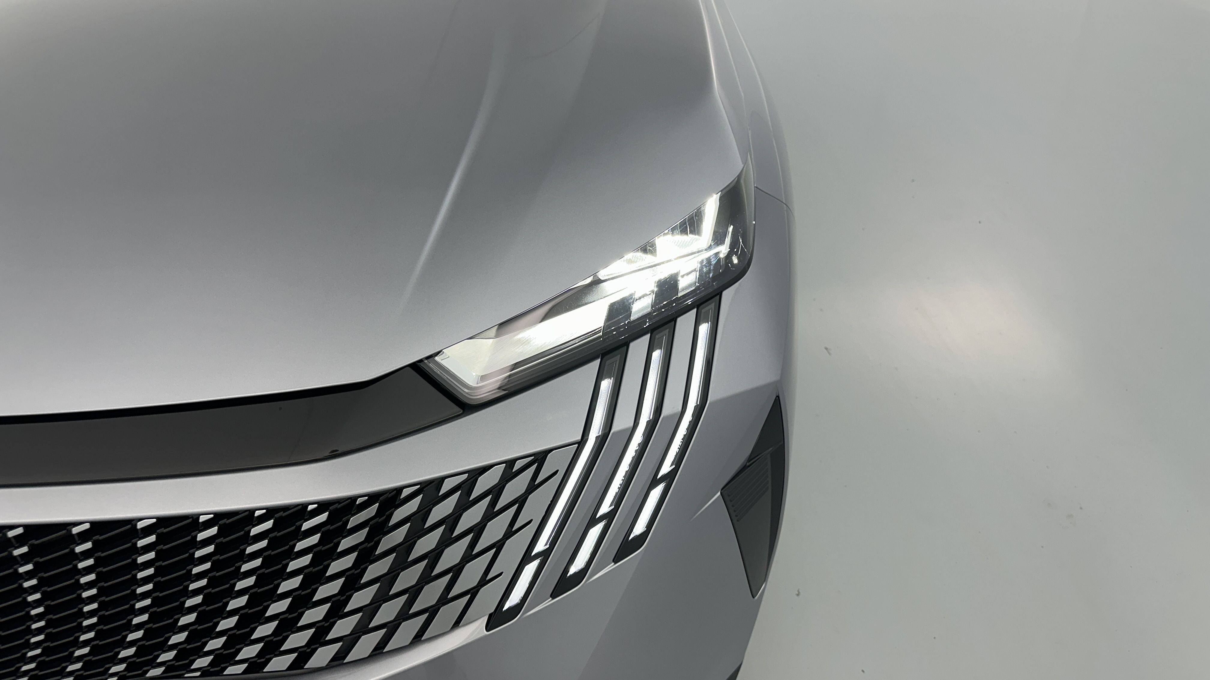 PEUGEOT 5008 1.2 Hybrid 145ch Allure e-DCS6