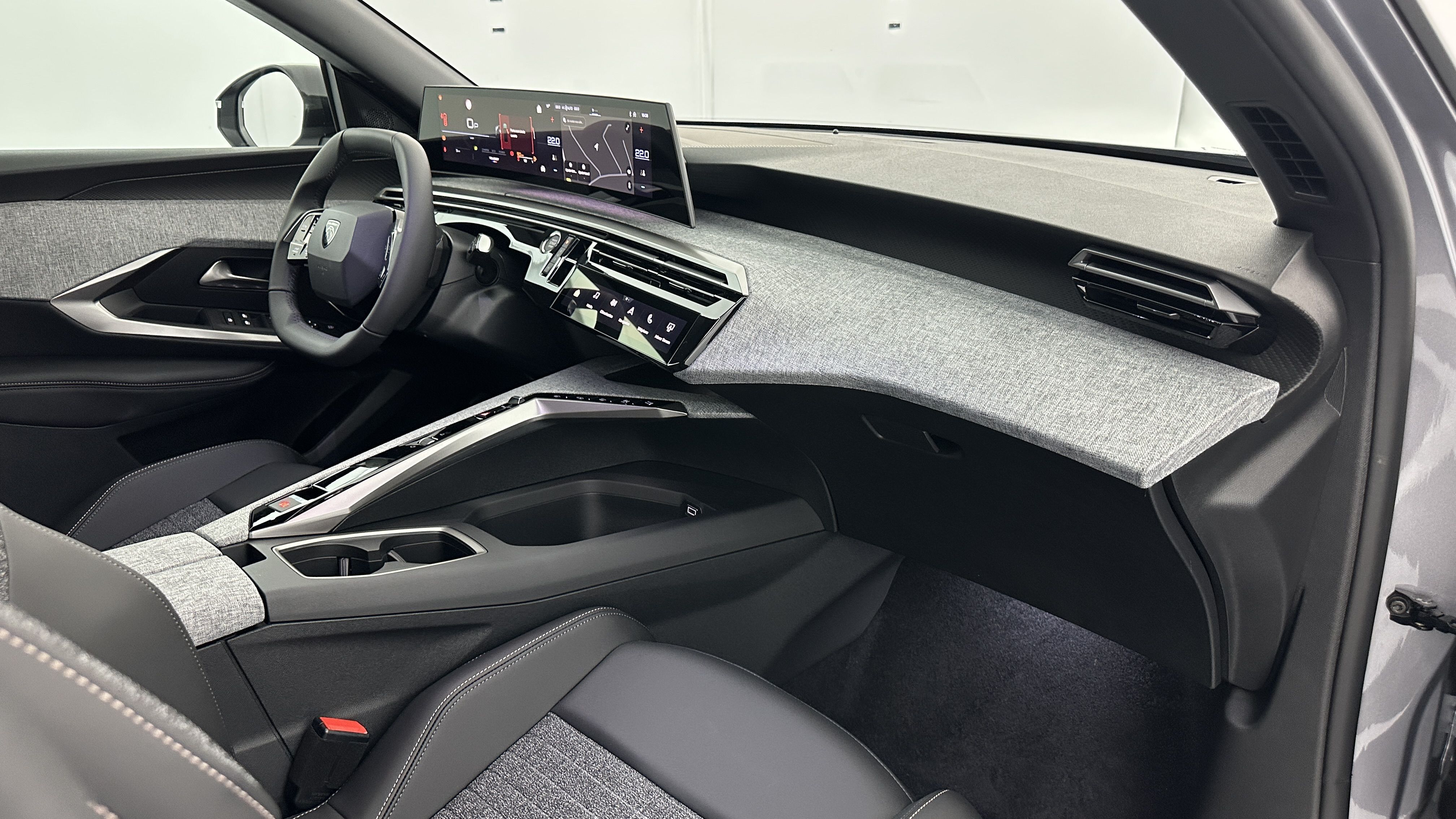 PEUGEOT 5008 1.2 Hybrid 145ch Allure e-DCS6