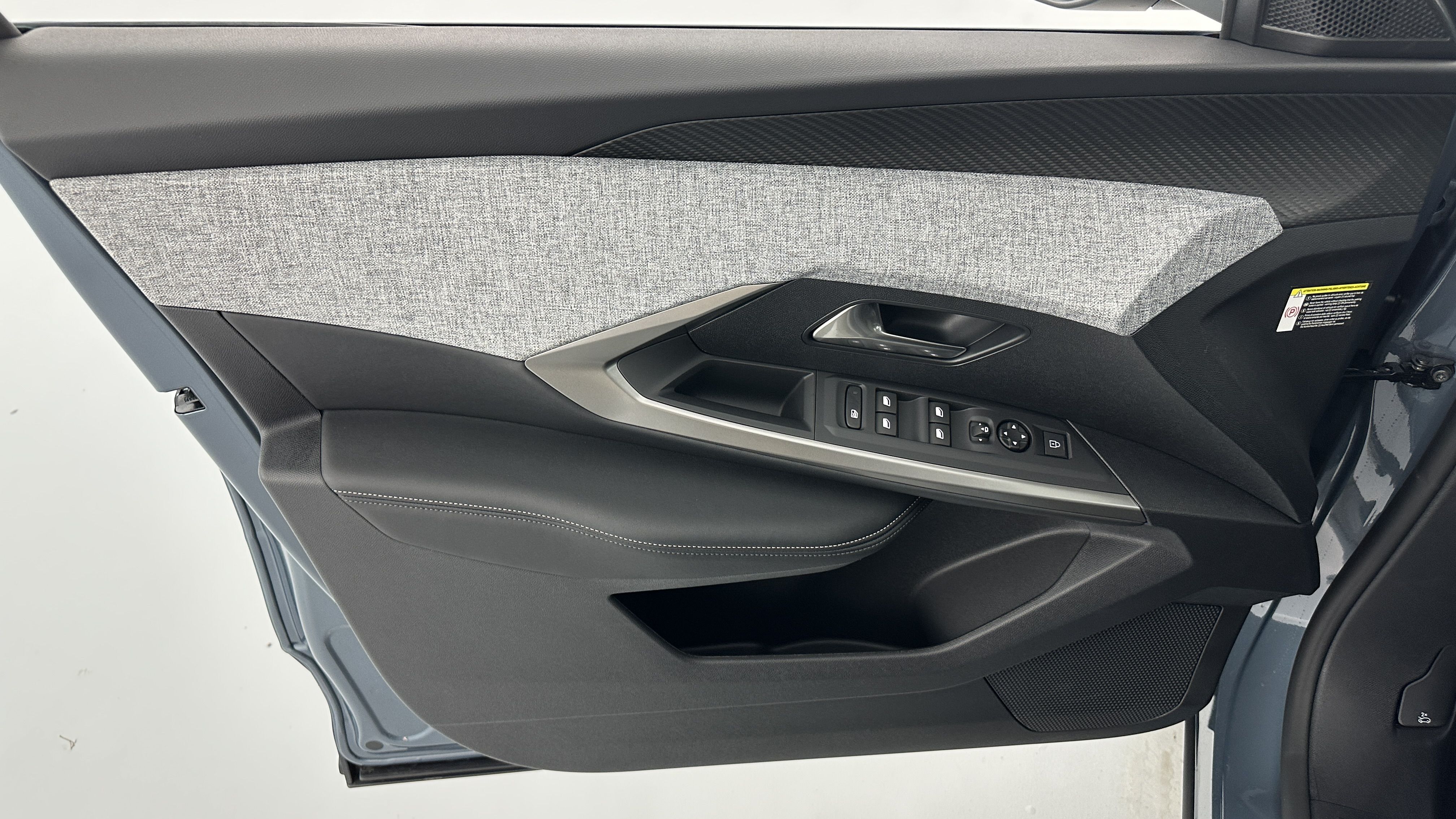 PEUGEOT 5008 1.2 Hybrid 145ch Allure e-DCS6