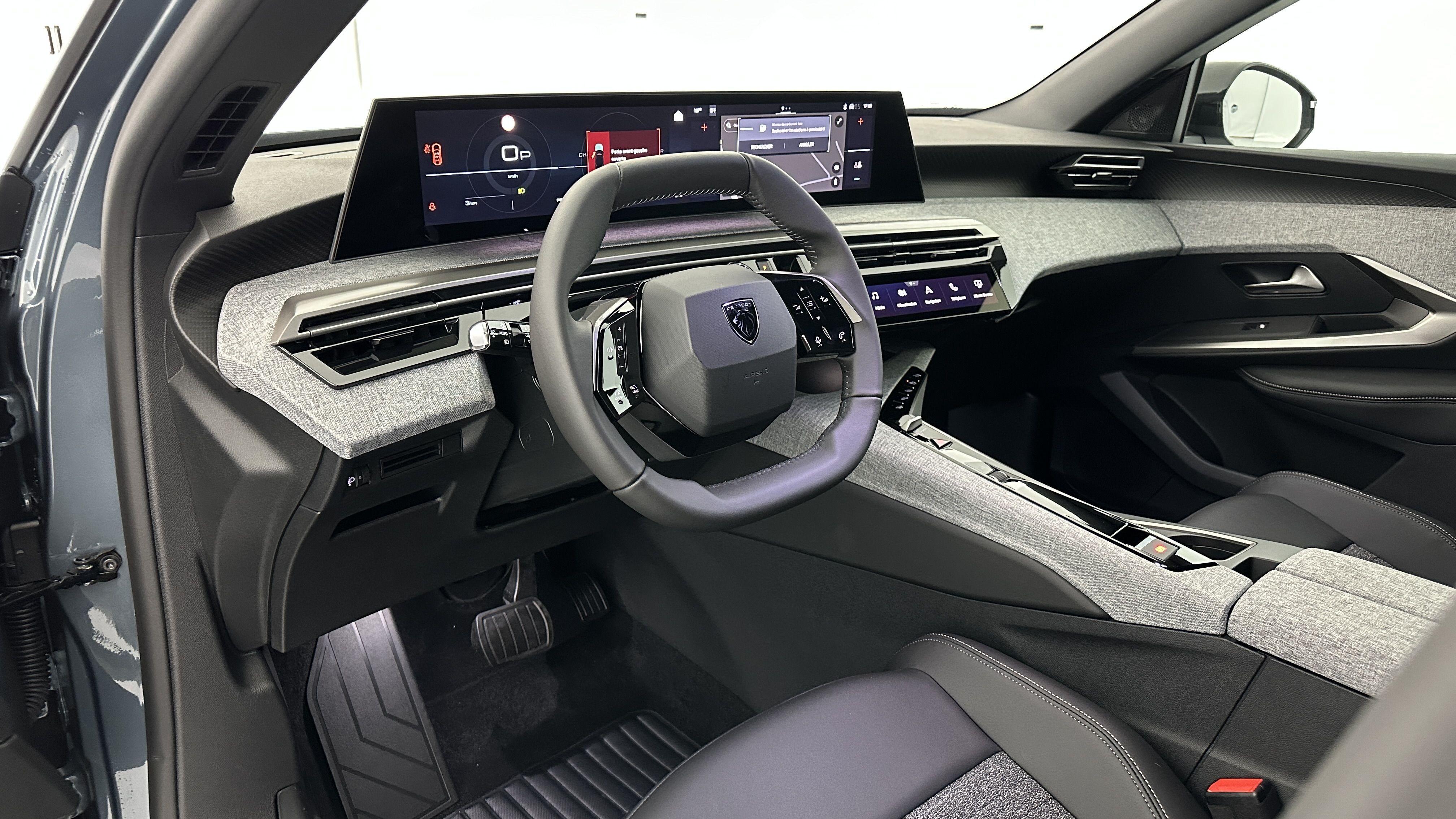 PEUGEOT 5008 1.2 Hybrid 145ch Allure e-DCS6