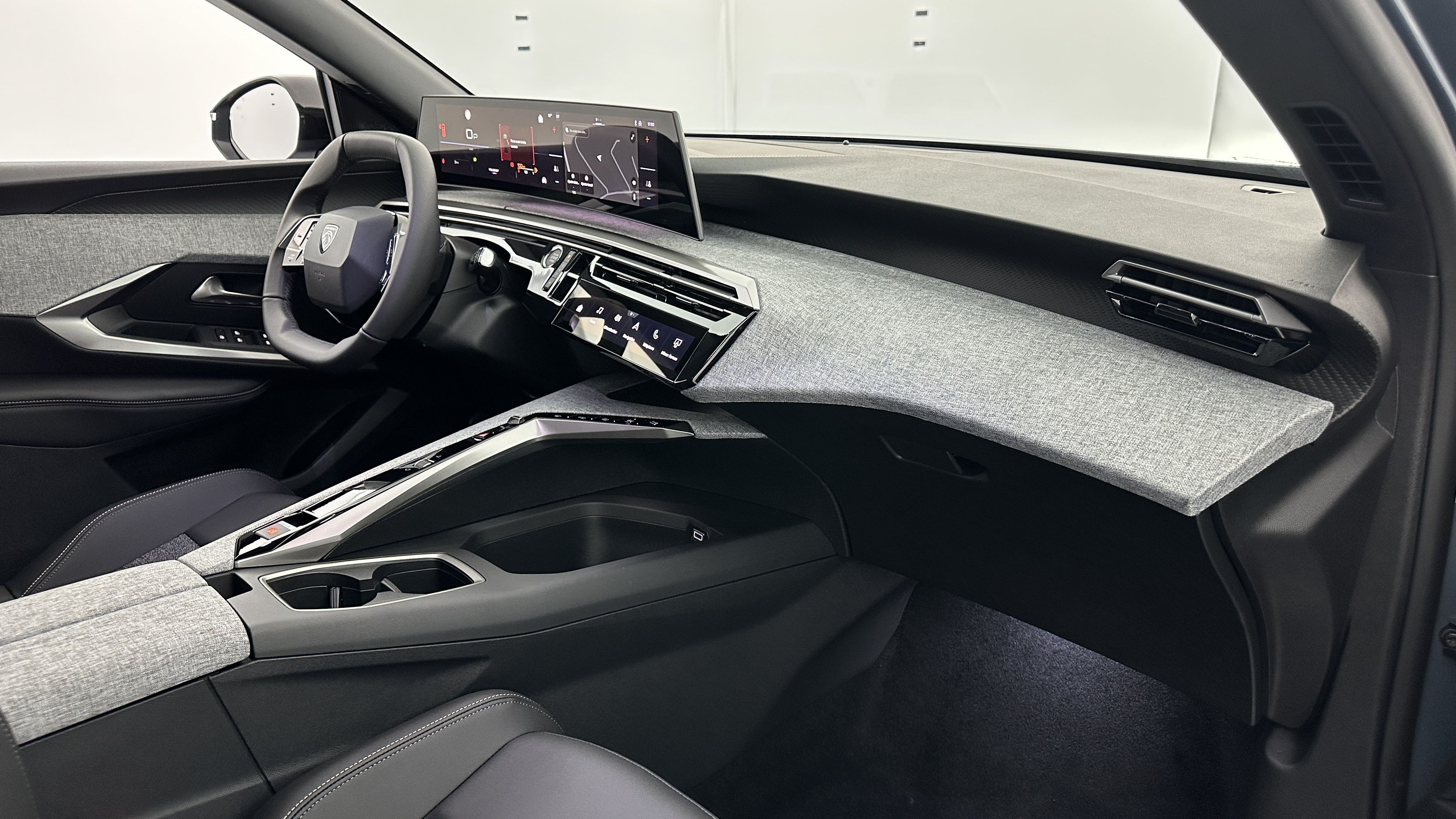 PEUGEOT 5008 1.2 Hybrid 145ch Allure e-DCS6
