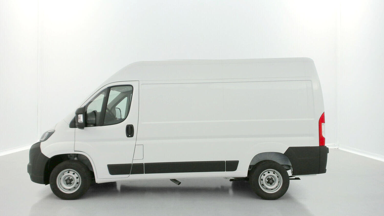 PEUGEOT BOXER II L2H2 3.5 2.2 BlueHDi 140ch Frigo Lamberet