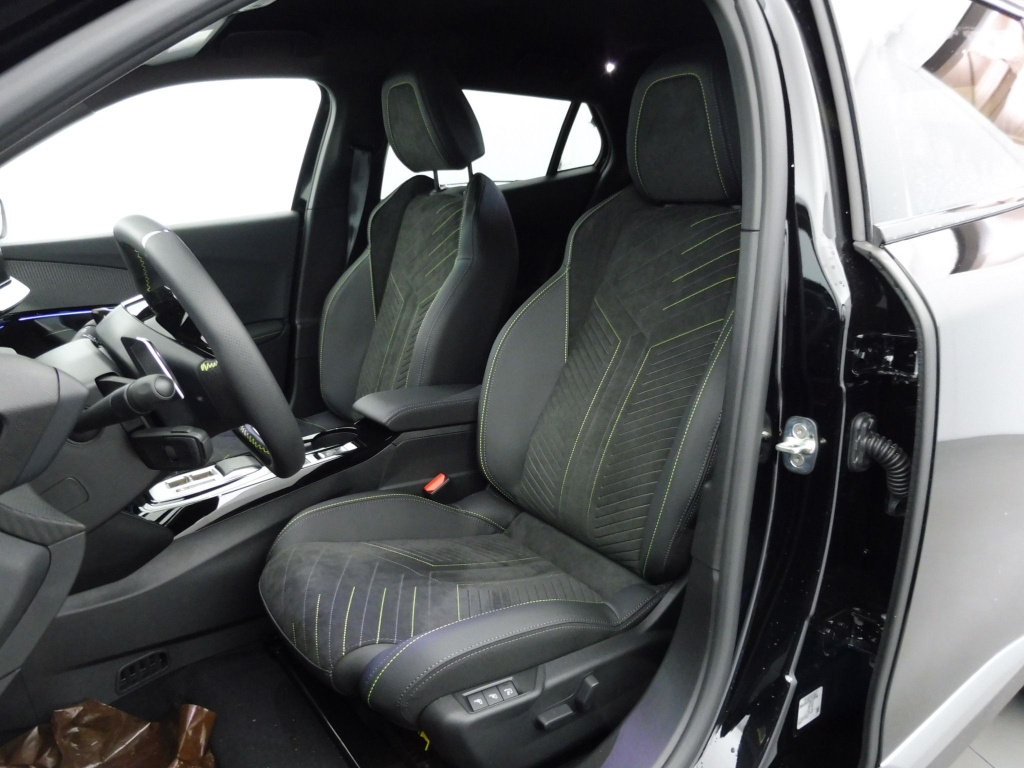 PEUGEOT 2008 1.2 HYBRID 145CH GT E-DCS6