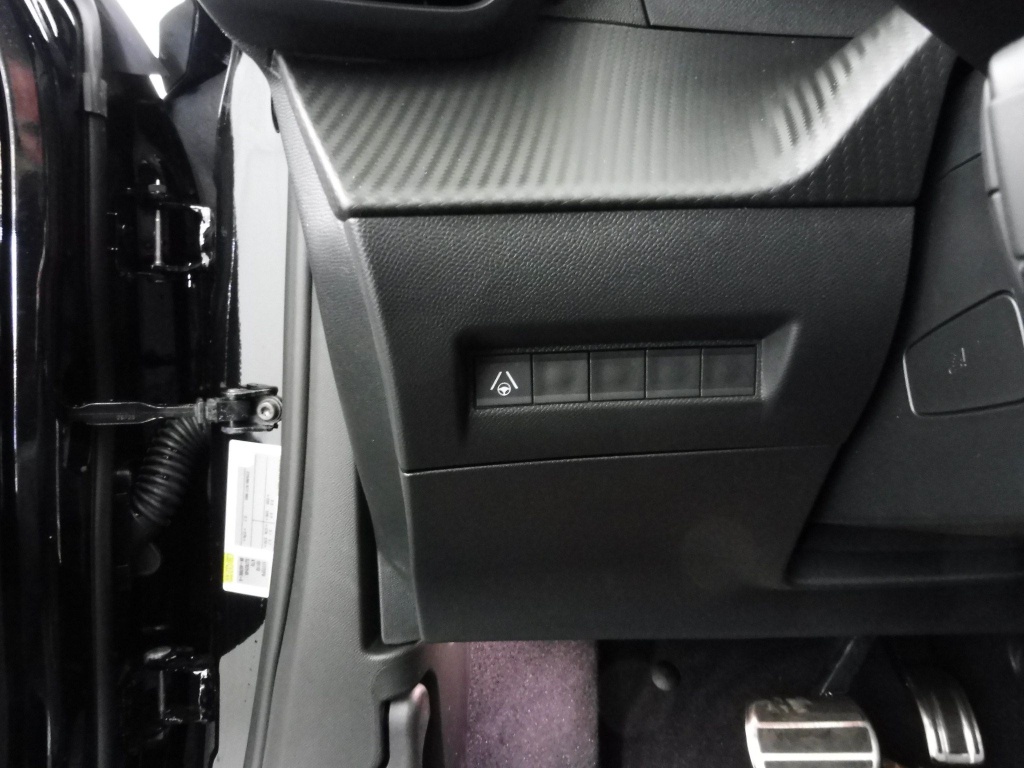 PEUGEOT 2008 1.2 HYBRID 145CH GT E-DCS6