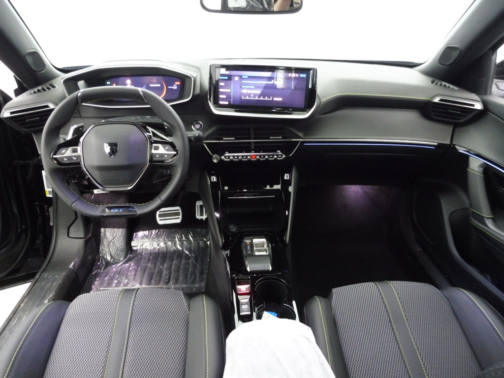 PEUGEOT 2008 1.2 HYBRID 145CH GT E-DCS6 + Pack Vision & Navigation & Drive Assist Plus Visiopark 2