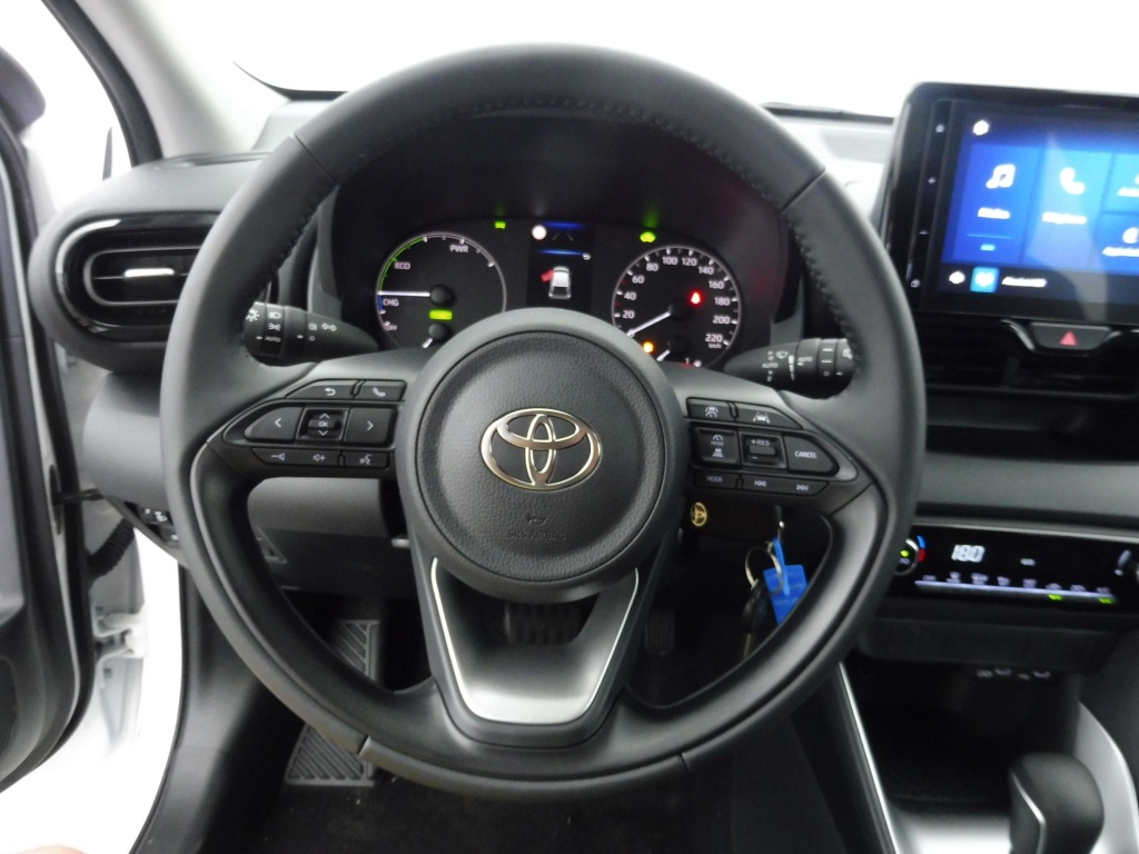 TOYOTA YARIS 116H DYNAMIC 5P MC24