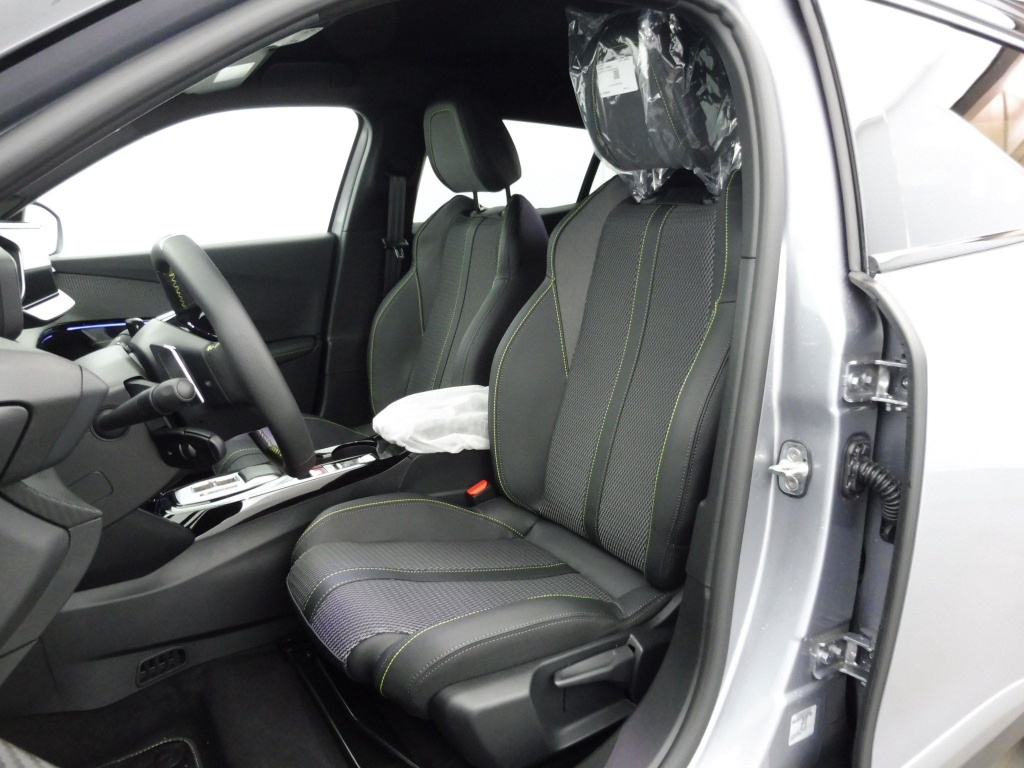 PEUGEOT 2008 1.2 HYBRID 136CH GT E-DCS6