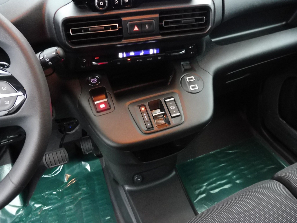 PEUGEOT PARTNER XL 950KG BLUEHDI 130CH S&S EAT8