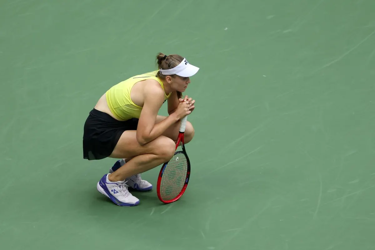 Рыбакина объяснила своё снятие с матча с Фернандес на турнире WTA-500 в Токио