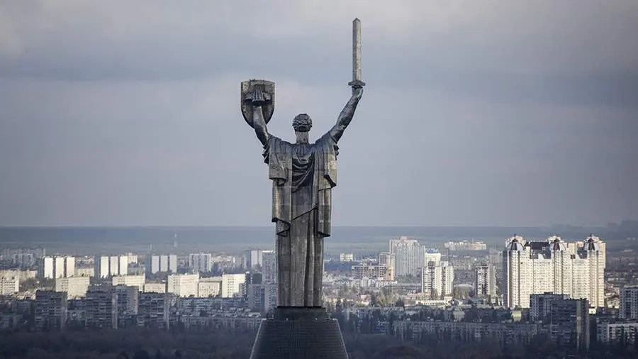 Британский аналитик указал на панику властей Украины после ударов ВС РФ по Киеву