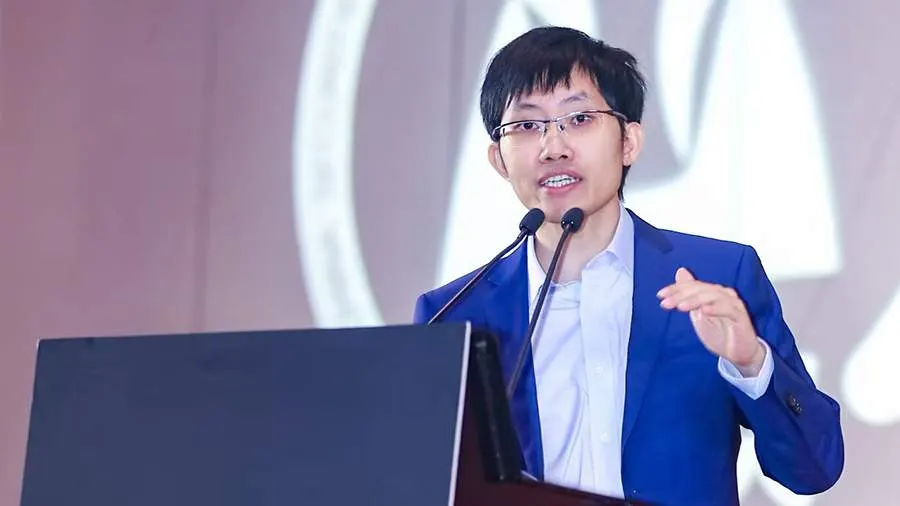Основатель DeepSeek впервые вошел в топ-10 богатейших людей Китая