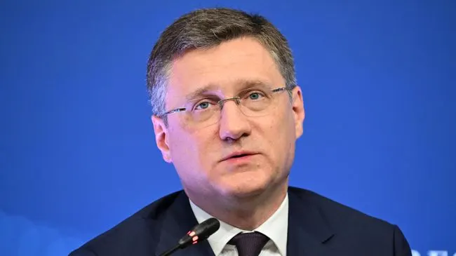 Один НПЗ получил небольшие повреждения из-за атаки ВСУ, сообщил Новак