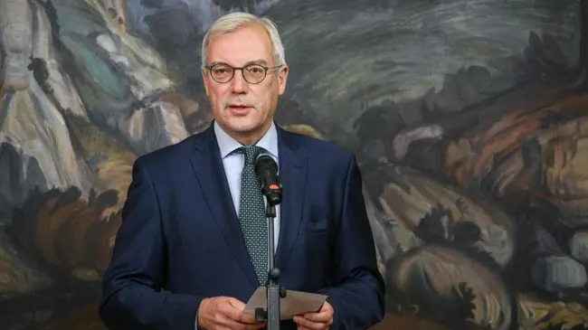 Позиция ЕС по контактам с Россией напоминает штрафбат, заявил Грушко