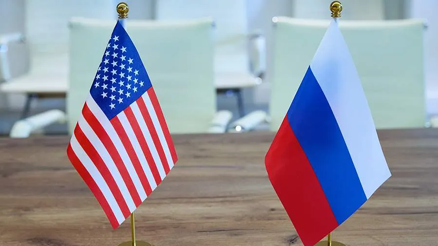 Песков сообщил о продолжении контактов США и России на рабочем уровне