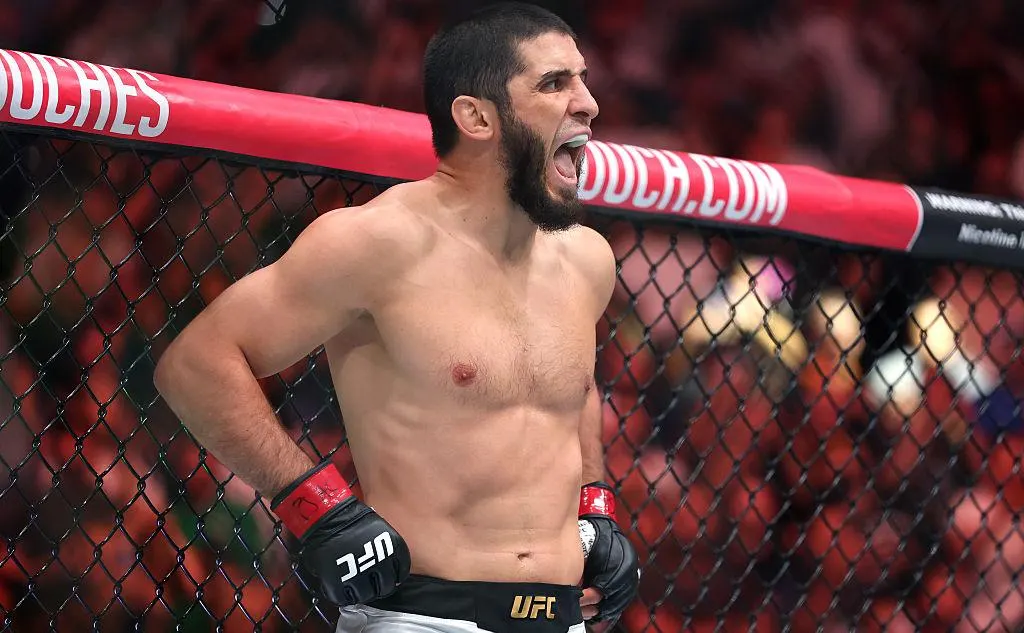 UFC объявил о бое за звание временного чемпиона в весе Махачева