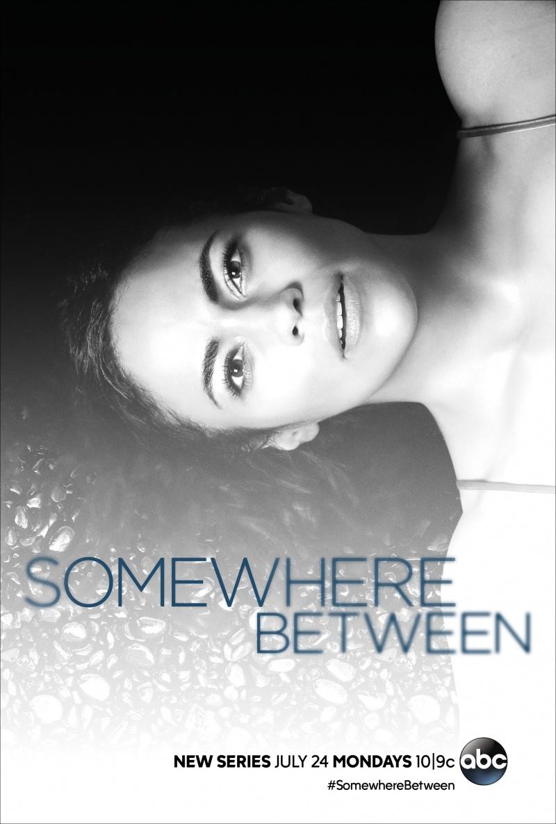 Сериал Посередине/Somewhere Between онлайн