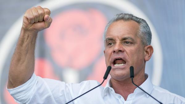 Плахотнюк у кайданках: як арешт колишнього впливового олігарха може змінити Молдову напередодні парламентських виборів