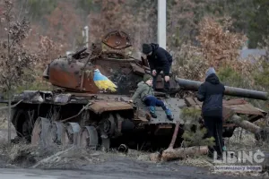 Вимушена зрілість дітей у війні: як прискорена адаптація формує нове покоління та як підтримати дитинство