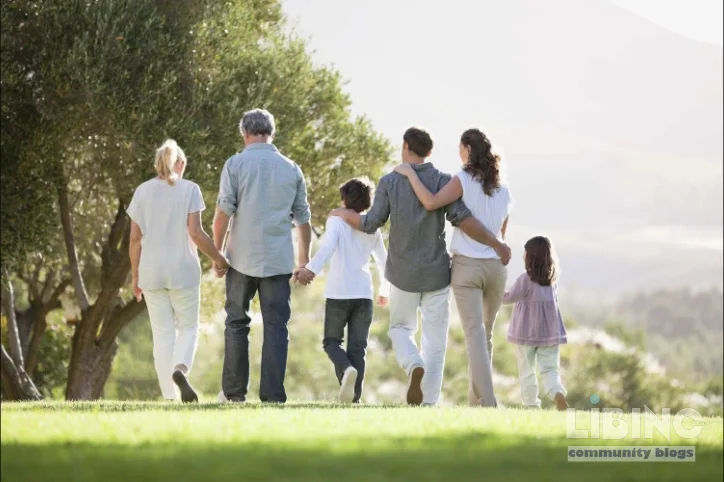 Multigenerational Travel as a Strategic Family Venture: Grandparents, Logistics, and Shared Memories
