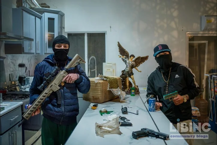 Violence Specialists: Rethinking the Labor Market of War and Crime