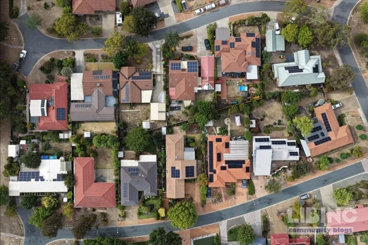 Analytical assessment of the Solar Sharer Tariff: daytime free power, storage, and the Australian energy transition