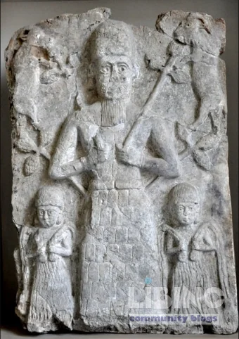 Assur: From Ashur City Deity to the Universal God of the Assyrian Empire