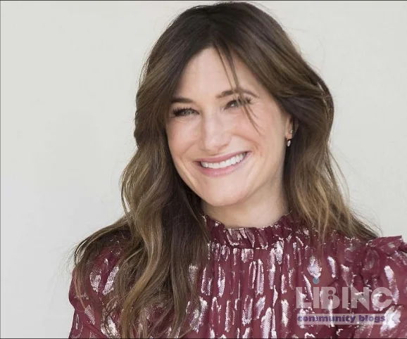 Kathryn Hahn: Theatrical Roots Driving Cross-Media Mastery