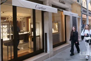 Japanese Luxury Jewellery Demand and the Yen: A Safe-Haven Market Surge