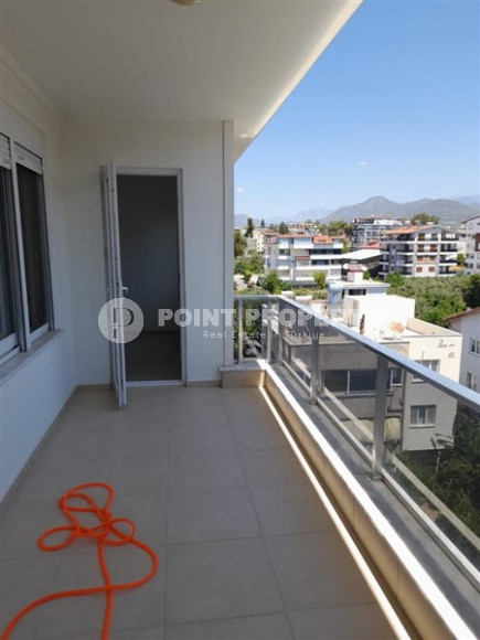 Spacious 3+1 apartment with an area of 130 m2, 5 minutes from the sea in Gazipasa.-id-1470-photo-1