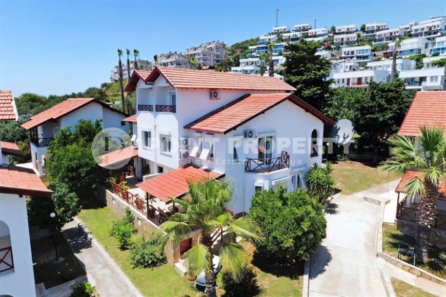 Large three-storey villa in a picturesque, environmentally friendly area of Alanya - Demirtas-id-6049-photo-1