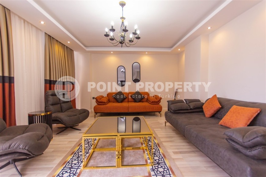 Просторная, комфортабельная квартира 3+1, общей площадью 130 м2, на 4-м этаже, в центре района Махмутлар-id-6326-фото-1
