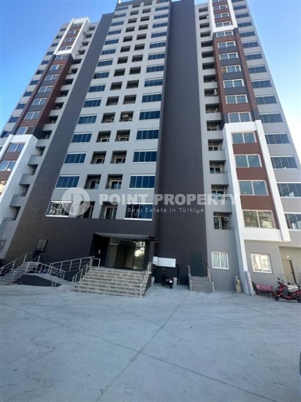 Две новые квартиры на 9-м и 10-м этажах, в двух с половиной километрах от моря, в курортном районе Мерсина - Мезитли-id-6380-фото-1