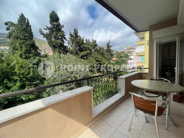 Alanya center: three-room apartment, 100m², in a house with a swimming pool, 600m from the sea-id-1505-photo-1