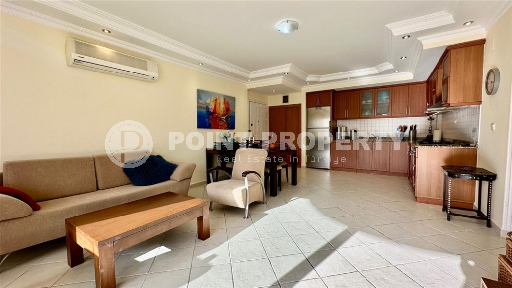 Spacious, bright apartment, on an area of 100 m2, in the center of a cozy, well-kept area of Alanya - Lower Oba-id-6484-photo-1