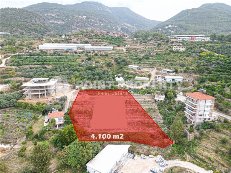 Spacious plot of 4100 m2, with a building permit, in a prestigious area of Alanya - Upper Oba-id-6559-photo-1