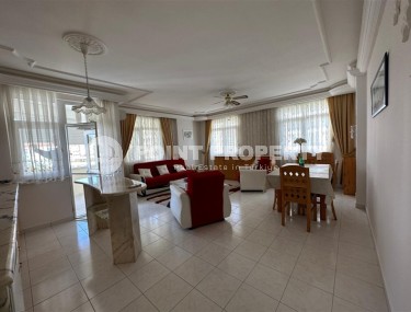 Благоустроенная квартира с мебелью и бытовой техникой, в 650 метрах от моря, в центре района Махмутлар-id-6663-фото-1