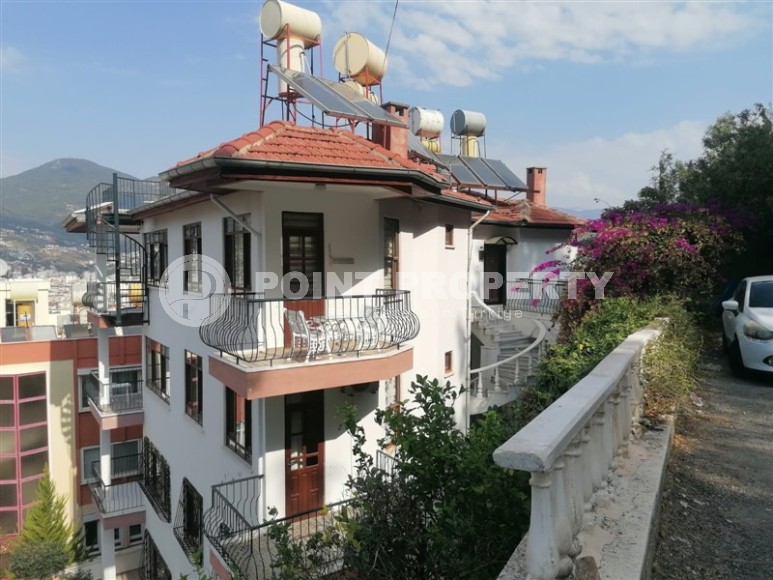 Furnished duplex apartment with mountain and sea views, in the heart of Alanya, in the historical area of the Kale Fortress-id-6920-photo-1