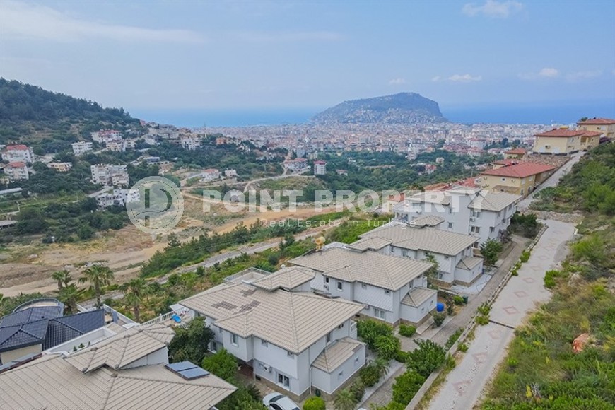 Three-storey villa with panoramic views of the sea and Mount Kale, in the prestigious area of Alanya - Bektas-id-7019-photo-1