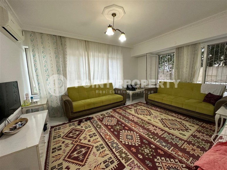 Inexpensive furnished apartment 100 meters from the famous Cleopatra Beach, in the center of Alanya-id-7122-photo-1