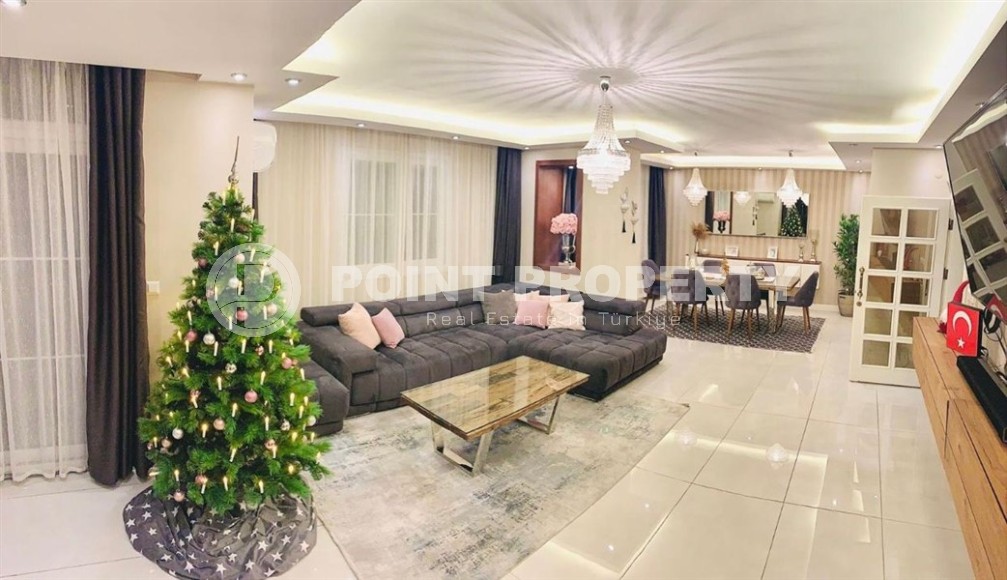 Large two-level apartment 4+1, with a total area of 230 m2, in the picturesque area of Alanya - Konakli-id-7151-photo-1