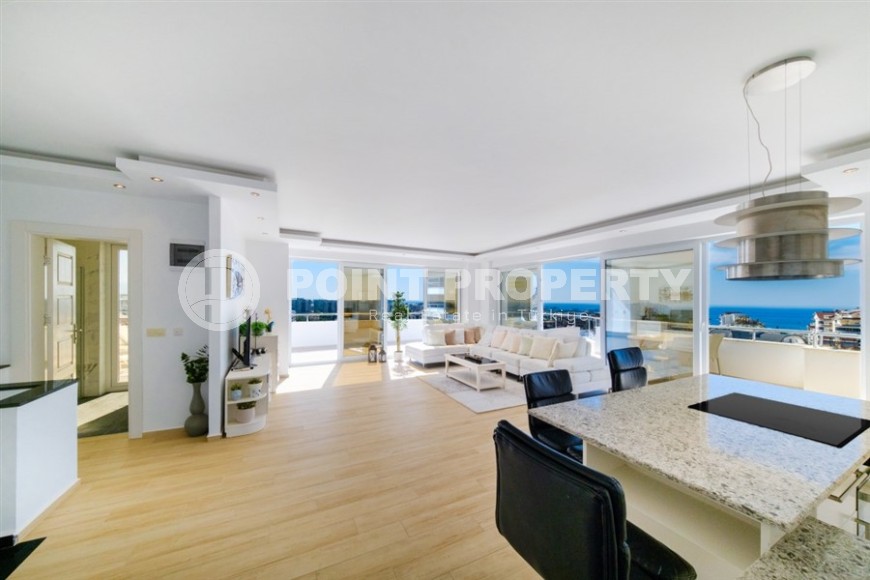 Атмосферная двухуровневая квартира с панорамным видом на море, в комфортабельном жилом комплексе в районе Авсаллар-id-7257-фото-1